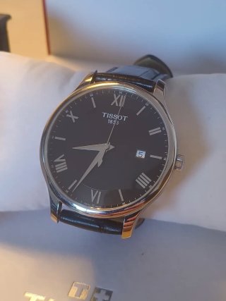 Tissot Tradition 42mm Negro/Plata con caja y libro