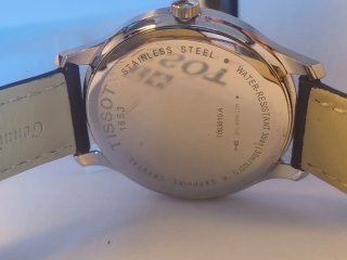 Tissot Tradition 42mm Negro/Plata con caja y libro