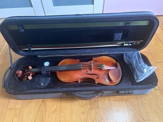 Violín Yamaha V20 G 4/4 y arco W. E. DÖRFLER OC
