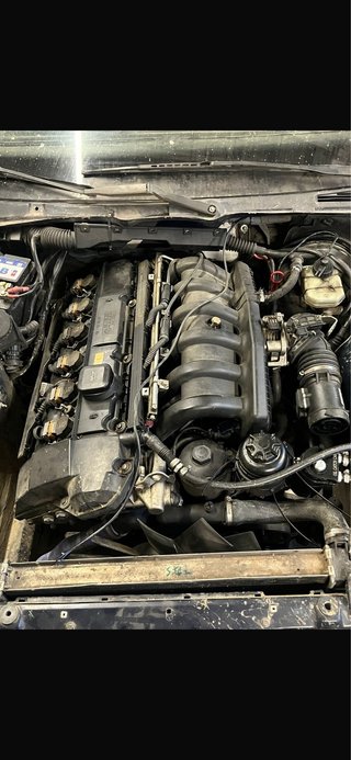Motor BMW M52B28