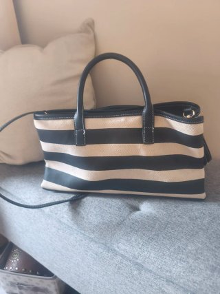 Bolso Stradivarius Rayas Beige y Negro