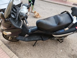 Piaggio X Evo 125 Maxi Scooter