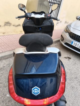 Piaggio X Evo 125 Maxi Scooter