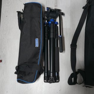 Videocámara Canon Negra con Accesorios