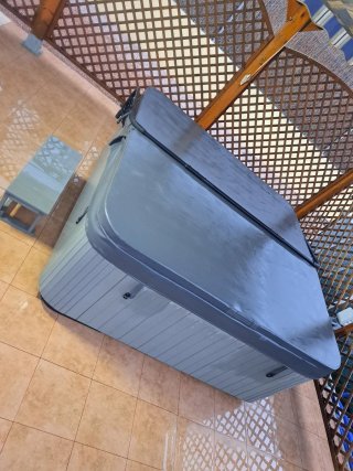 Jacuzzi exterior