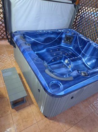 Jacuzzi exterior
