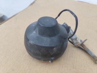 Faro redondo con rejilla protectora