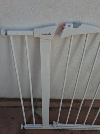 Extensión 14cm Munchkin Lindam Blanca