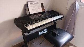 Teclado RockJam con soporte
