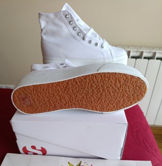 Tenis Superga plataforma blancos talla 38 y 39