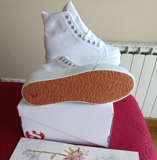Tenis Superga plataforma blancos talla 38 y 39