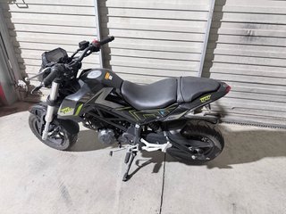 Benelli TNT 125 Naked 2023 Negra/Amarilla