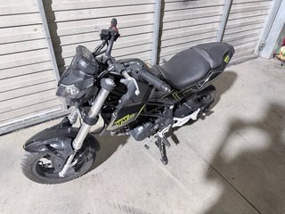 Benelli TNT 125 Naked 2023 Negra/Amarilla