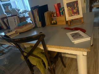 Mesa de comedor grande de metal y madera