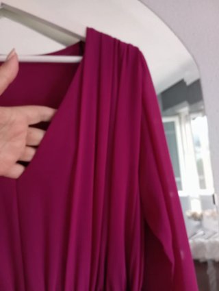 Vestido largo buganvilla con cinturón dorado
