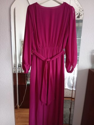 Vestido largo buganvilla con cinturón dorado