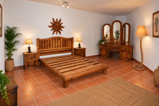 Muebles Mexicanos: Cama, Mesitas y Cómoda
