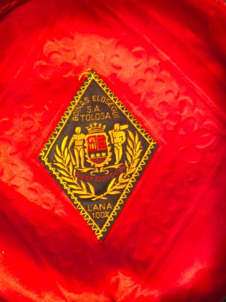 Boina Negra con Chapa Escudo España