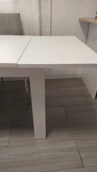 Mesa y 4 sillas comedor