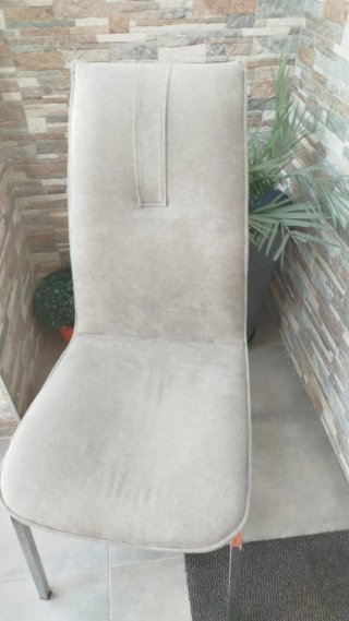 Mesa y 4 sillas comedor