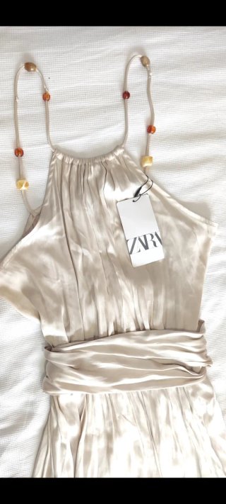 Vestido Zara raso beige Talla L Nuevo con etiqueta