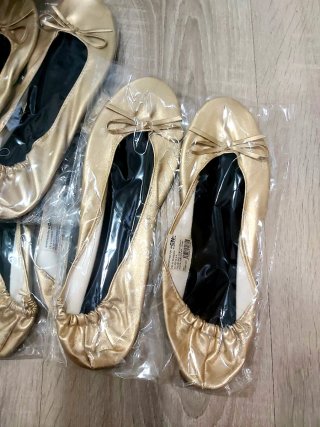Bailarinas flexibles doradas para boda