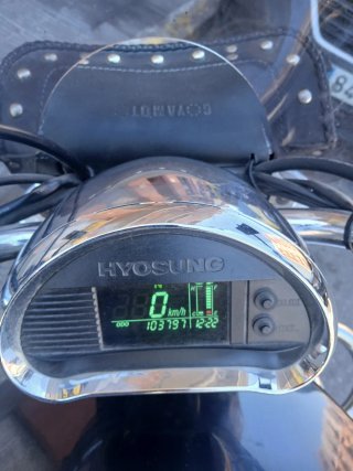 Hyosung Aquila 650cc Moto Cruiser
