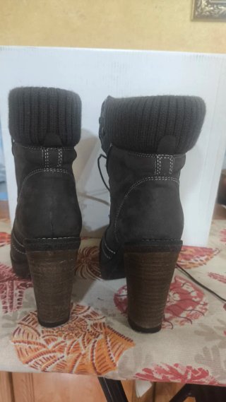 Botines de tacón marrones