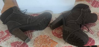 Botines de tacón marrones