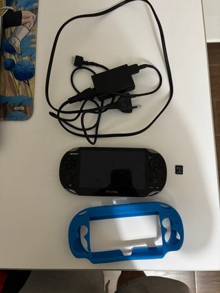 PS Vita OLED + Tarjeta 8GB + Cargador + Funda