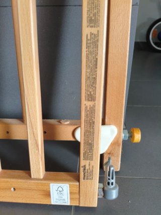 Valla de madera para bebé