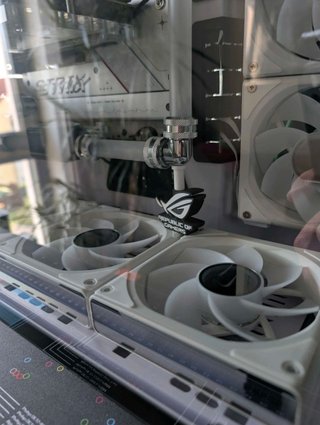 Soporte GPU ROG Ajustable