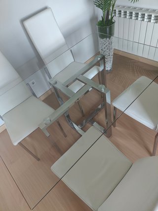 Mesa Comedor Cristal 140cm + 4 Sillas Polipiel