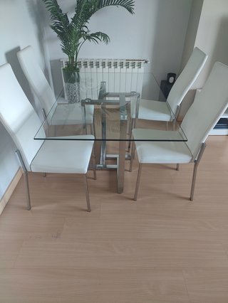Mesa Comedor Cristal 140cm + 4 Sillas Polipiel