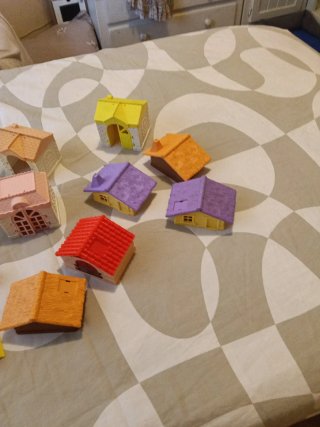 Casitas Pin y Pon Unidad de 1 a 5€ Preguntar.