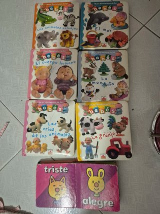 Vendo  caja de juegos fotos no me entra todos foto