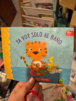 Vendo  caja de juegos fotos no me entra todos foto