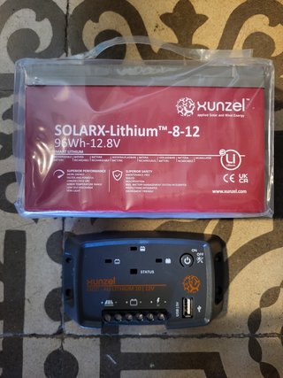 Batería y controlador de carga solar Xunzel