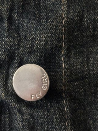 Giubbino jeans con pizzi e decori floreali