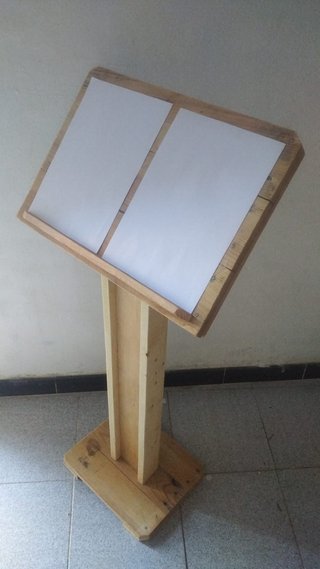 Supporto per ospitalità in legno 2 x A4