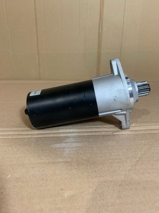 Motor de Arranque Hella 8EA 012 526-191 (DEFECTO)