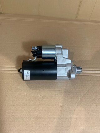 Motor de Arranque Hella 8EA 012 526-191 (DEFECTO)