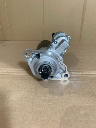 Motor de Arranque Hella 8EA 012 526-191 (DEFECTO)