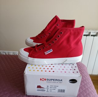 Zapatillas Superga Rojas Y negras Talla 39 de 75€