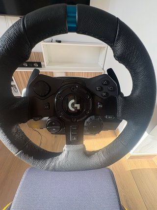 Cockpit Playseat con Volante y Pedales