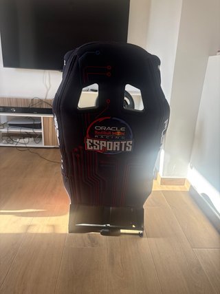 Cockpit Playseat con Volante y Pedales