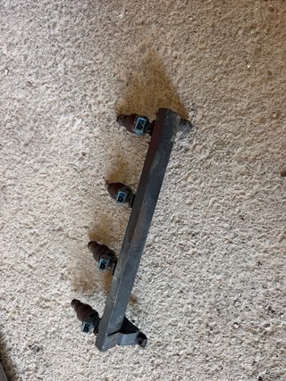 Rampa Inyección + 4 Inyectores Bosch BMW E30
