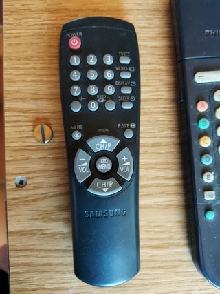 Mandos a distancia para TV antiguas.