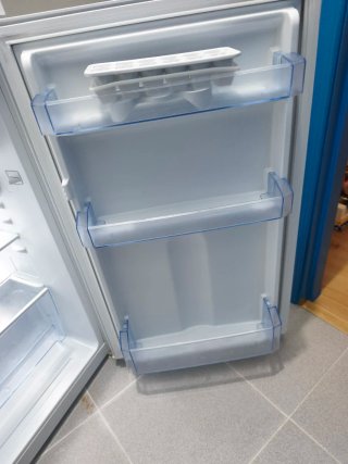 Frigorífico Beko pequeño con congelador
