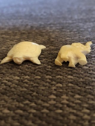 Antigua Miniatura Tortuga Elefante símil marfil￼